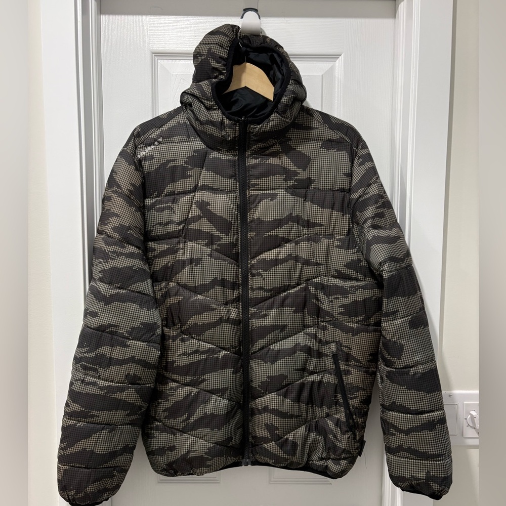 Oakley men's Camouflage Puffer Jacket large reversible black lightweight warm